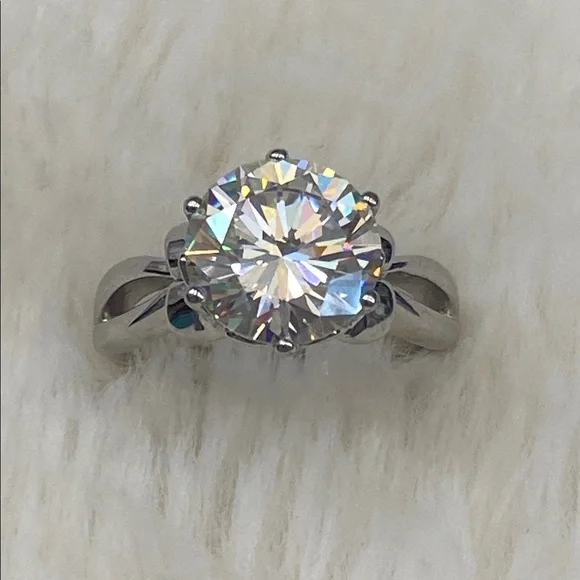 Moissanite Solitaire Ring - Picture 2 of 5